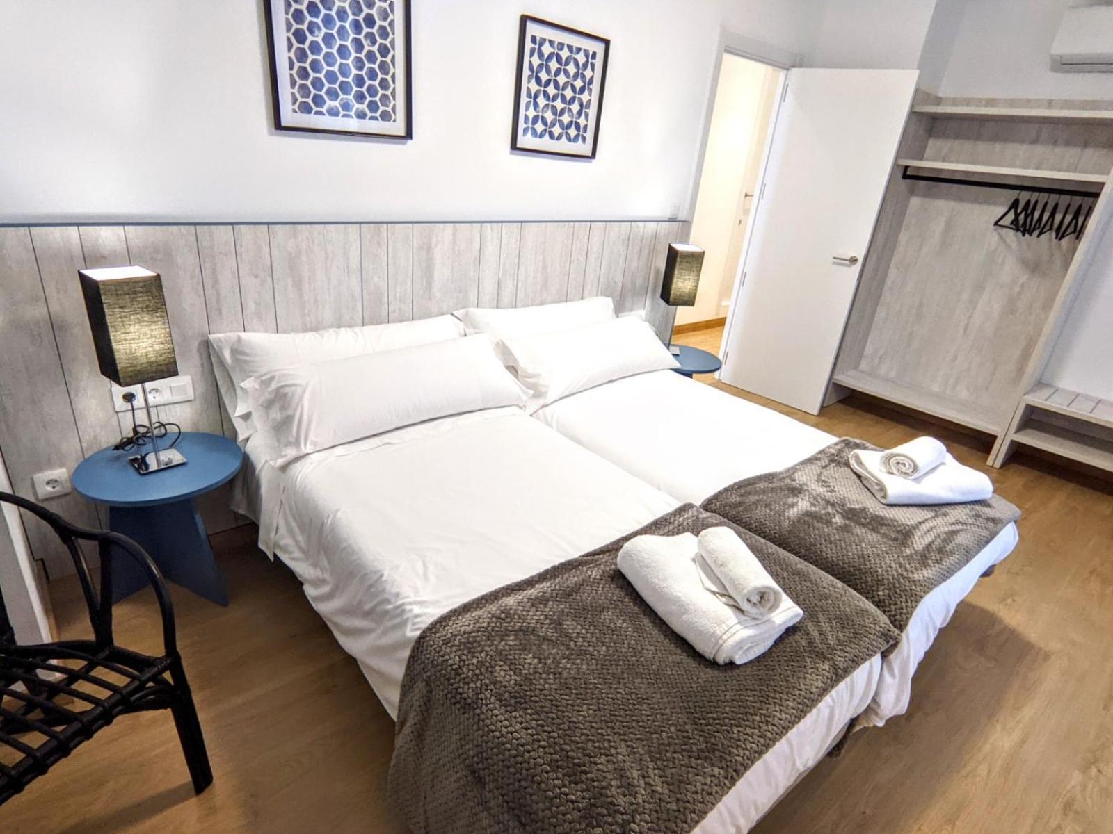 Apartamentos Plaza Del Torico טרואל מראה חיצוני תמונה