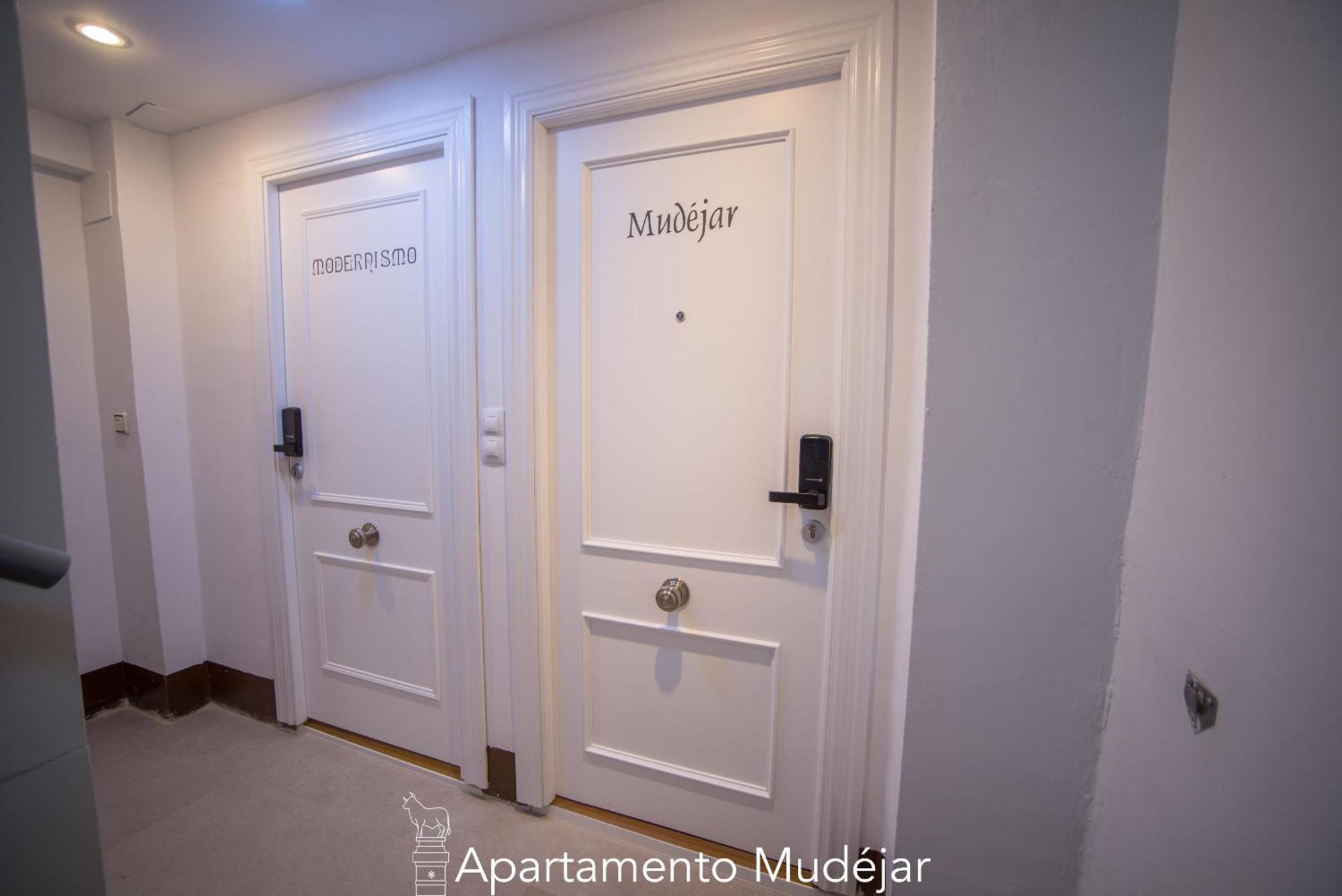 Apartamentos Plaza Del Torico טרואל חדר תמונה