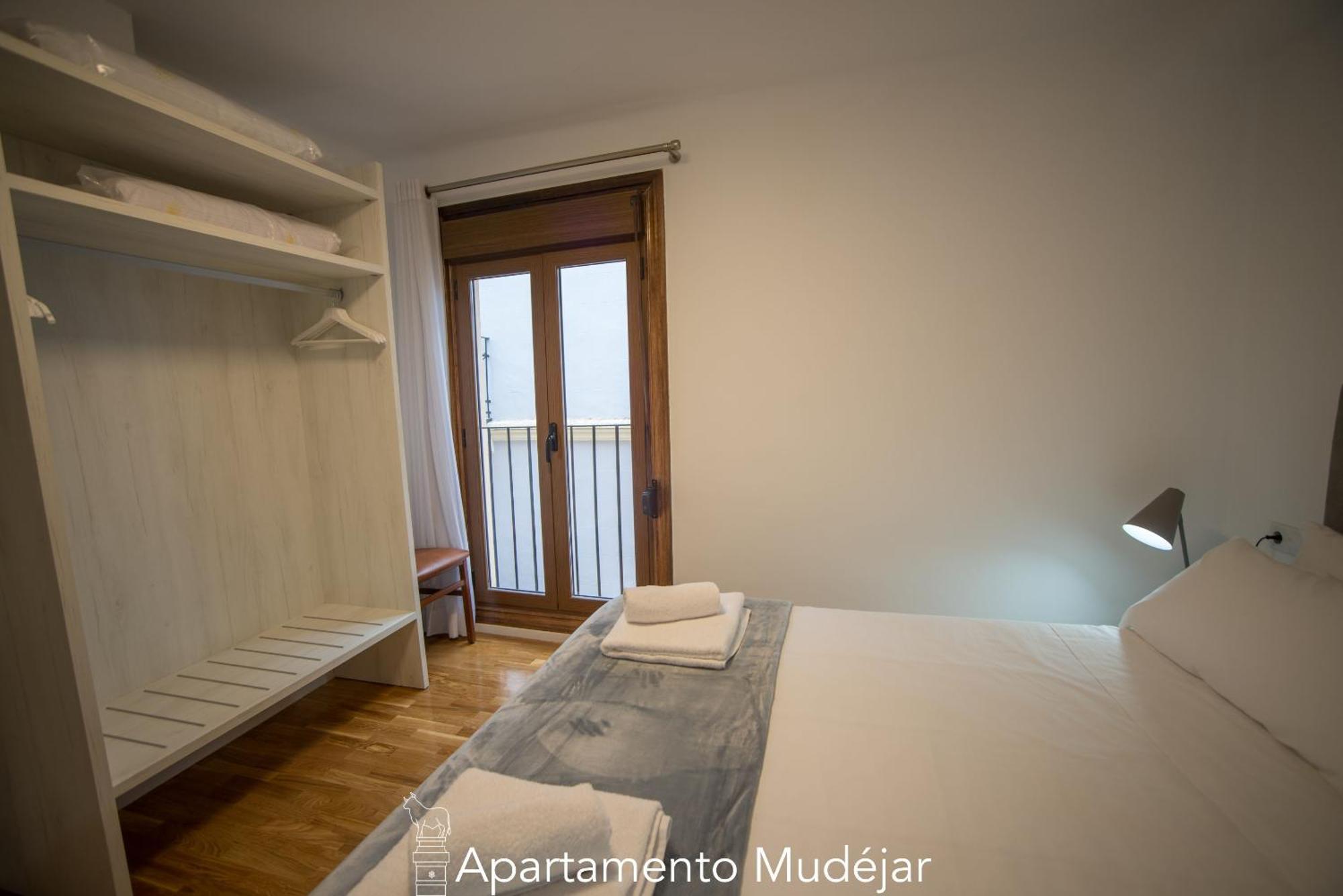 Apartamentos Plaza Del Torico טרואל חדר תמונה